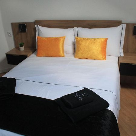 Real Guest House Коста да Капарика Екстериор снимка