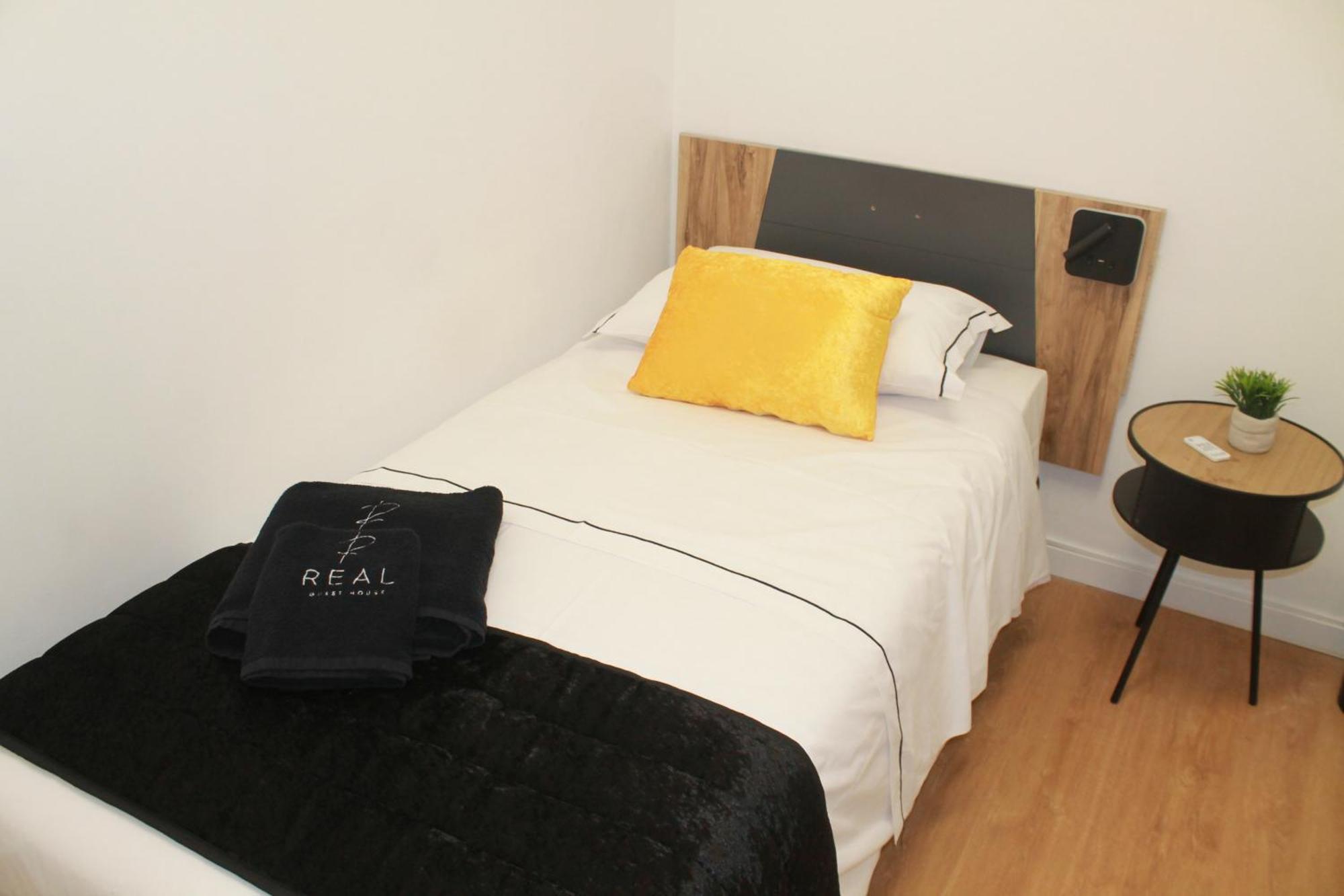 Real Guest House Коста да Капарика Екстериор снимка
