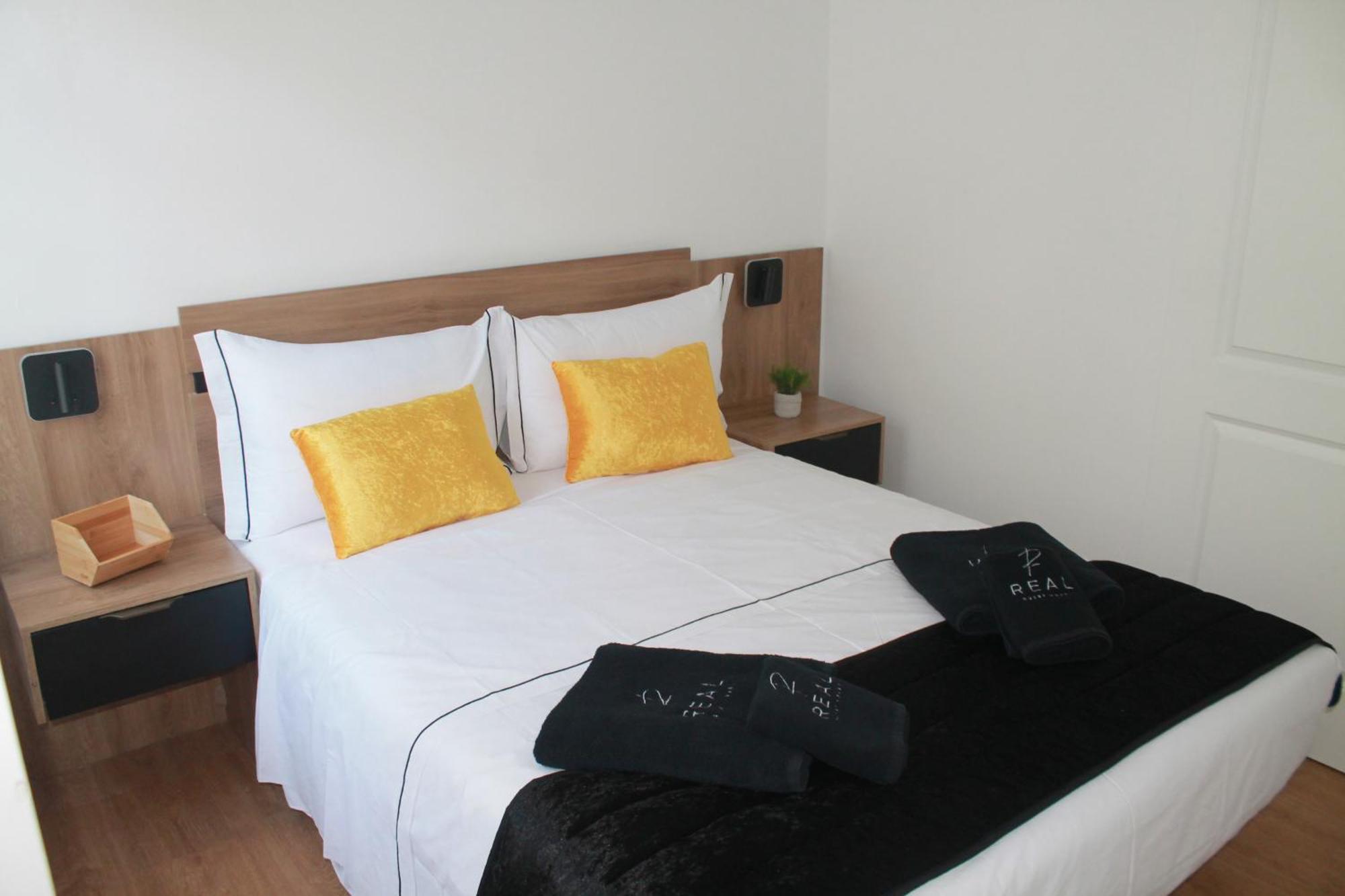 Real Guest House Коста да Капарика Екстериор снимка