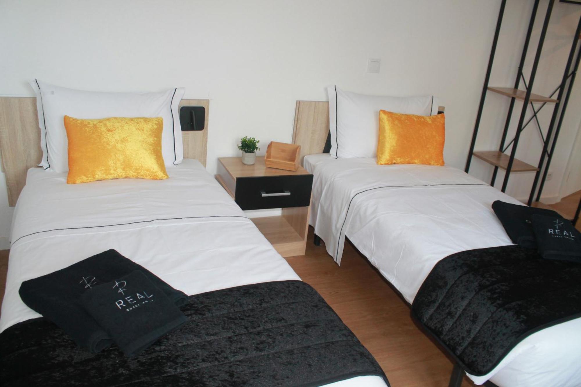Real Guest House Коста да Капарика Екстериор снимка